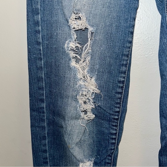 Forever 21 Low Rise Distressed Jeans Women’s Size 26 - Picture 4 of 9